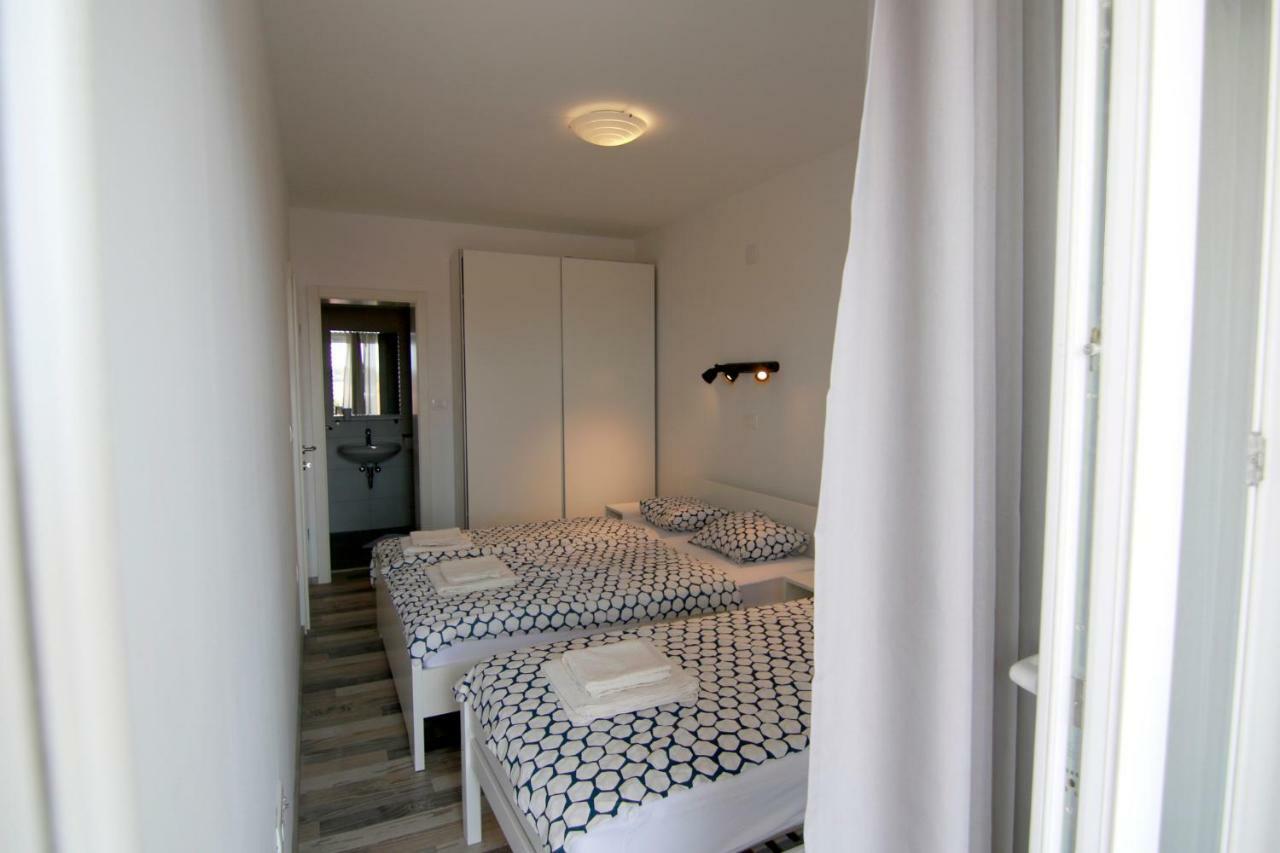 Apartment Luna Novalja